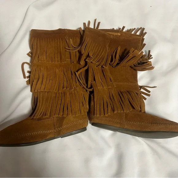 Minnetonka Brown Fringe Moccasin Boots - Picture 15 of 16